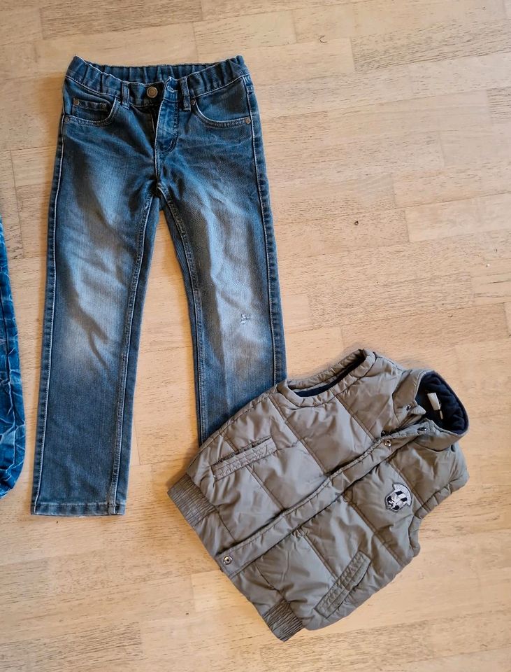 Räuberpaket, Kleiderpaket, Jeans Softshell Jscke Weste 134/140 in Schonungen