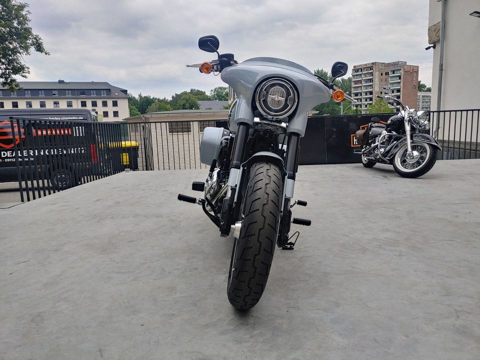 Harley-Davidson Sport Glide 107 FLSB in Chemnitz