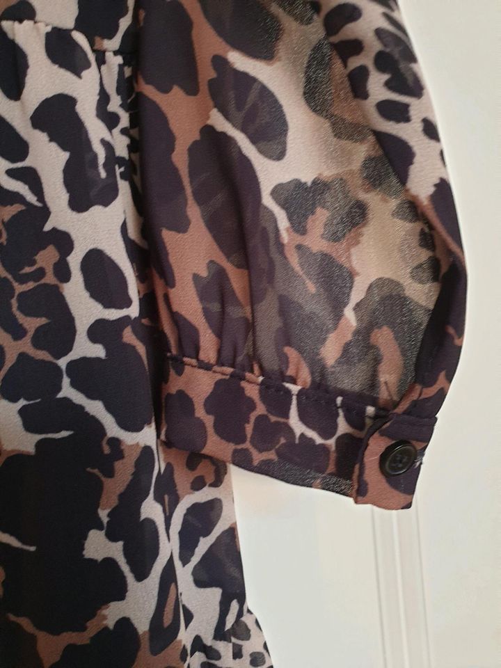 Langarm Kleid mit Leoparden Muster 38 in Halstenbek
