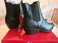S. Oliver Stiefeletten , schwarz ⚫️ Gr. 41, NEU Hessen - Hungen Vorschau