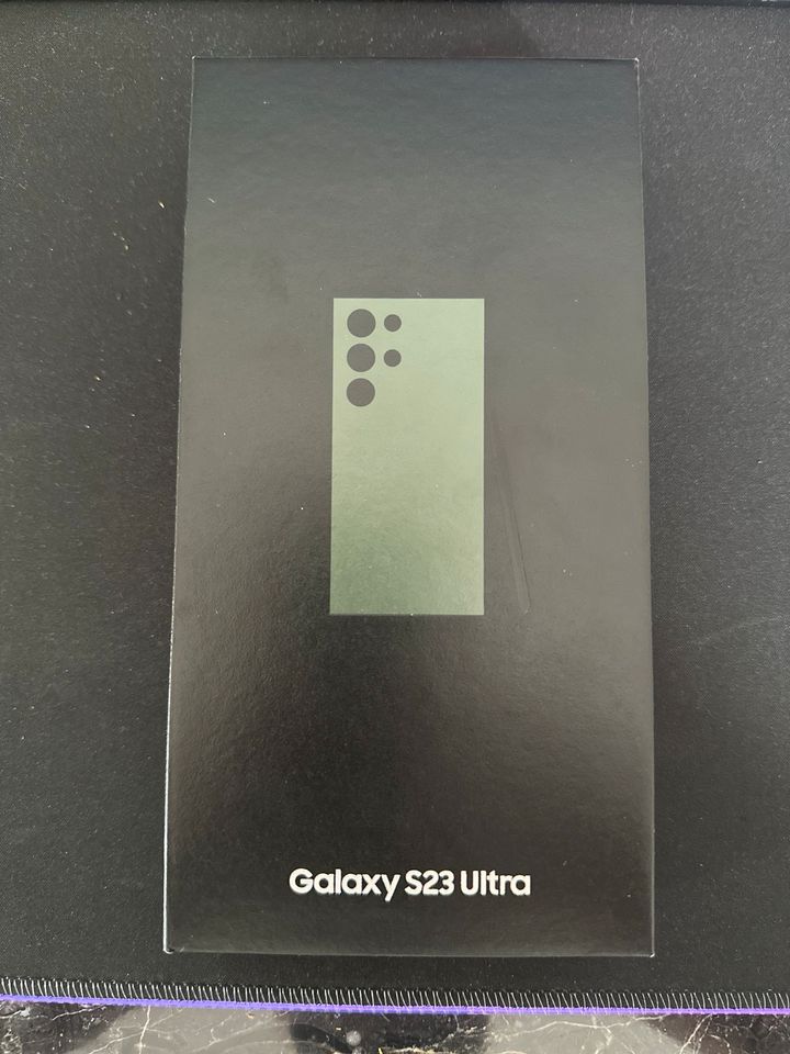 Samsung Galaxy S23 Ultra in Duisburg