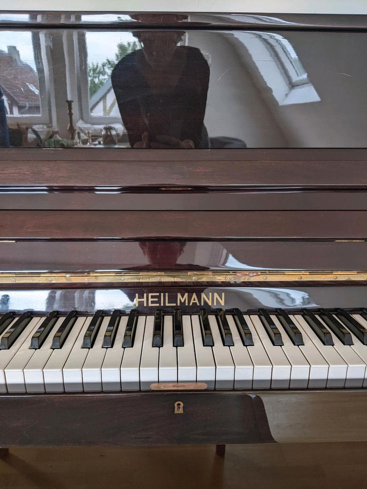 Nur noch bis 05.06.: HEILMANN Klavier&Hocker in gutem Zustand in Detmold