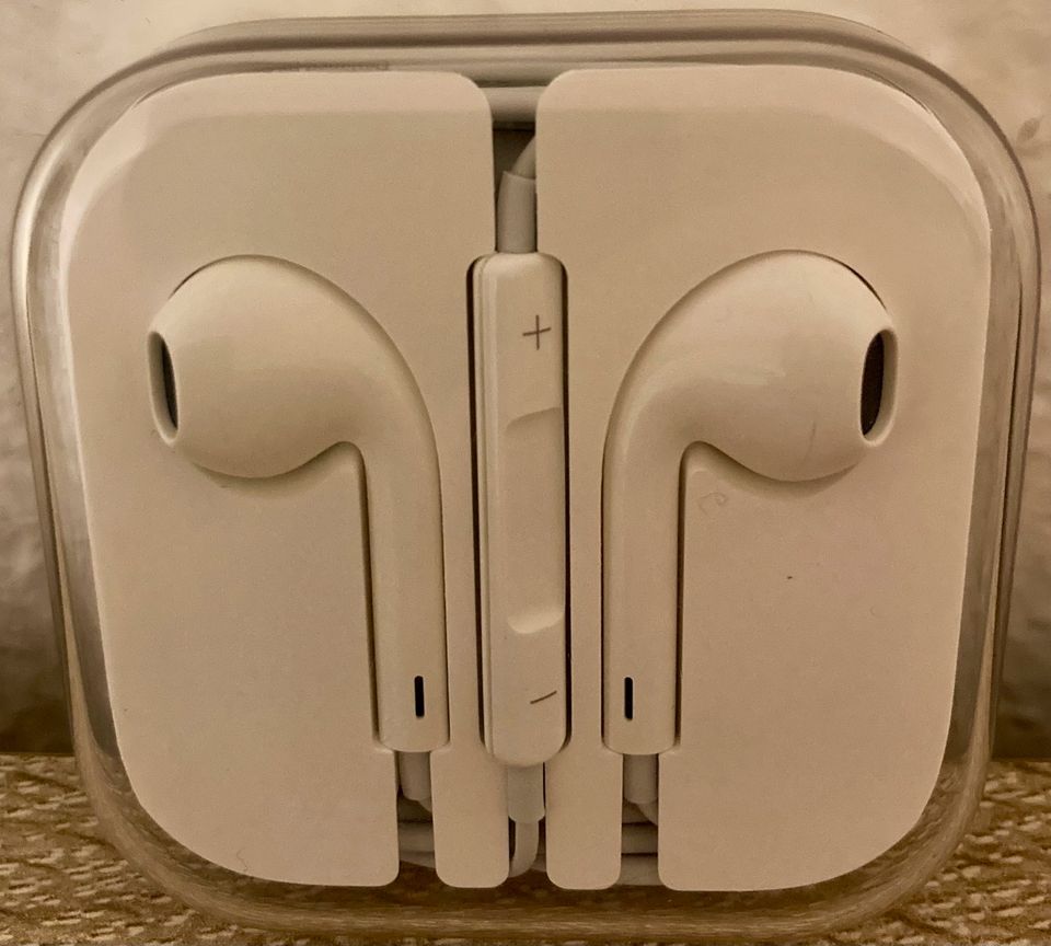 Apple EarPods, Kopfhörer mit Kabel + Klinkenstecker 3,5 mm in Bad Säckingen