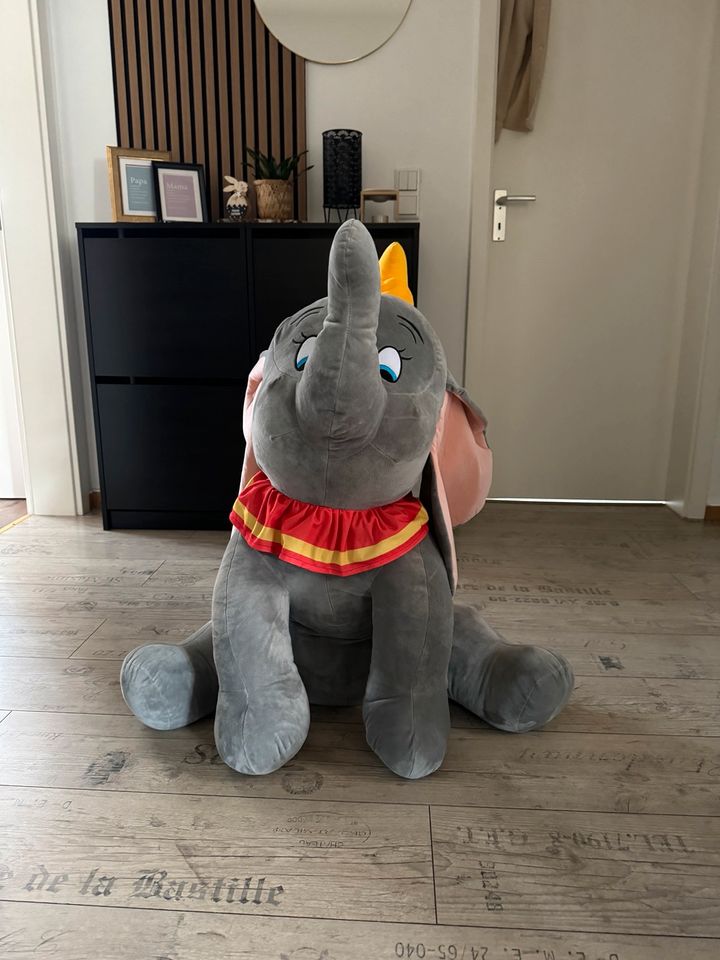 Disney Dumbo Riesen Kuscheltier in Krefeld