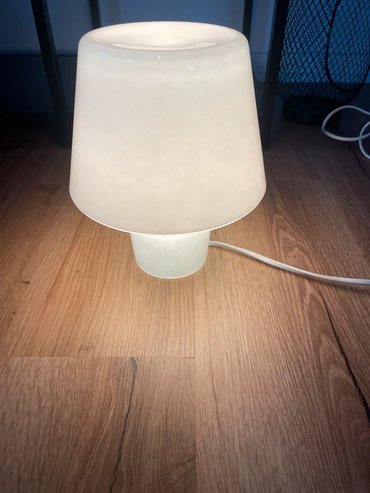 Tischlampe - weiß - Glas in Dortmund
