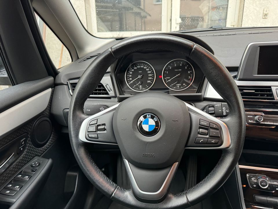 BMW 216i Gran Tourer 7 Sitzer in Pohlheim