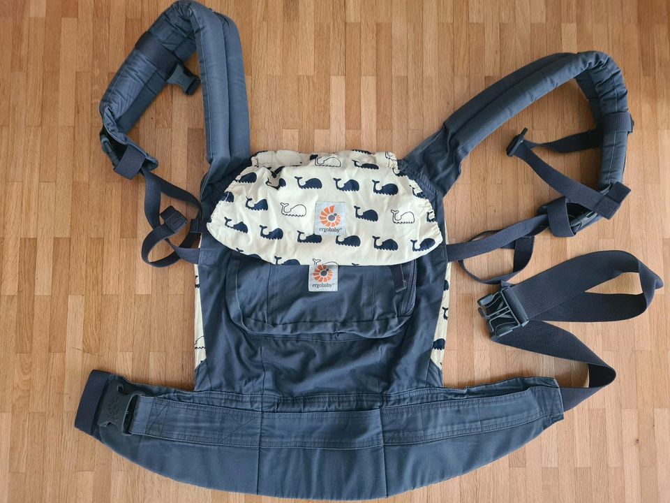 Ergobaby Original Babytrage Wal Marine Baby Carrier in München