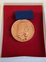 DDR Orden Johann-Heinrich Pestalozzi Medaille in Bronze mit Etui Bayern - Hof Vorschau