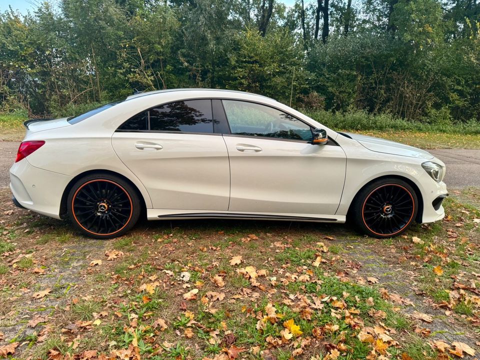 Mercedes-Benz CLA 180 AMG Line AMG Line in Uhingen