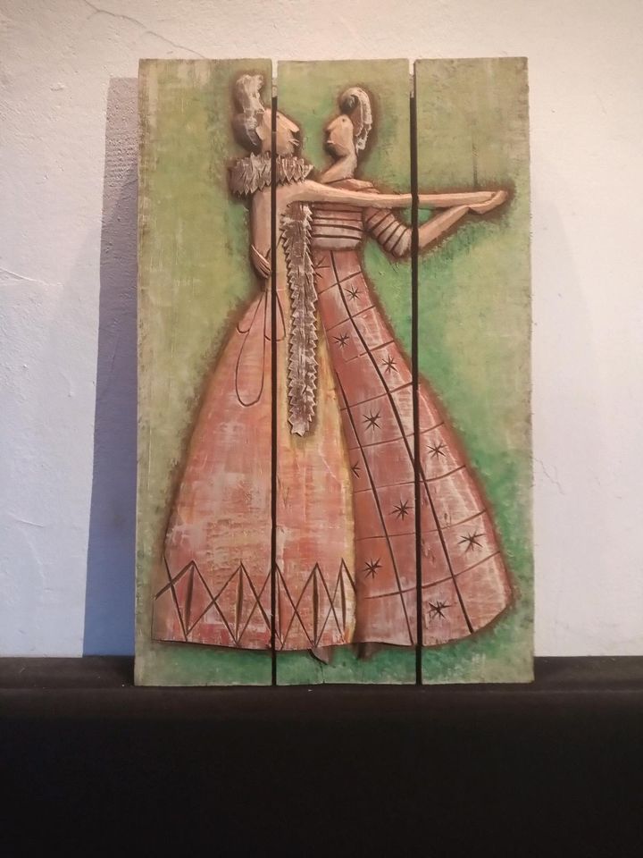 russische Kunst in Form einer Ikone, Holzrelief in Berlin