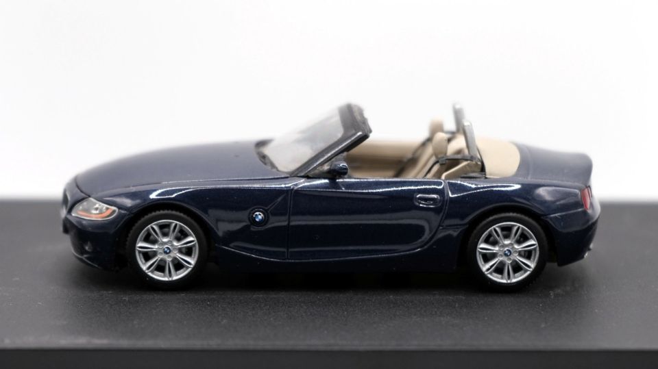 BMW Z4 auf 3620 limitiertes Sale Away Modell After Sales Cup 2002 in Gefrees