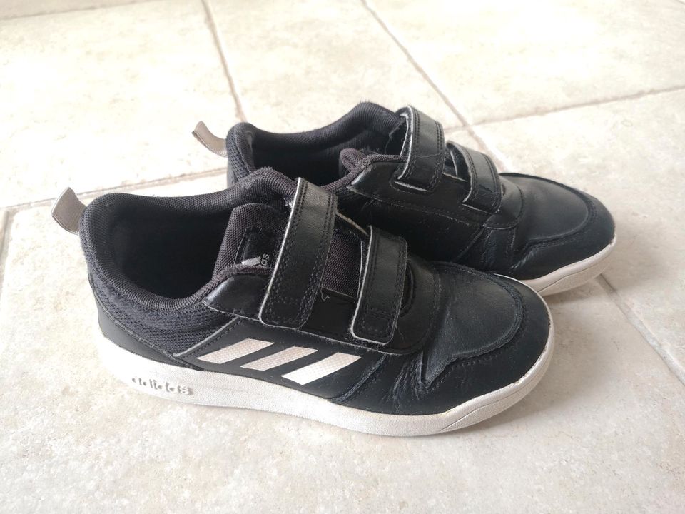 Adidas Sneaker Leder schwarz Gr. 32 in Forst (Lausitz)