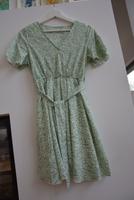 Shein Kleid Sommer Blumenmuster grün Größe S Nordrhein-Westfalen - Tönisvorst Vorschau