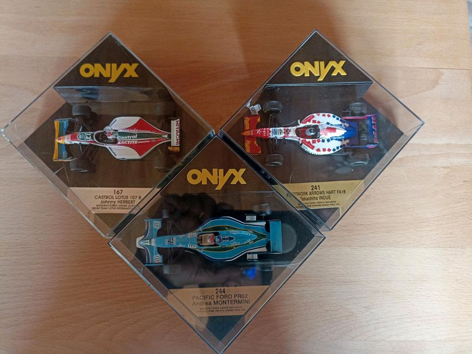 ONYX 167 Herbert / 241 Inoue / 244 Montermini Formel 1 in Oberfell