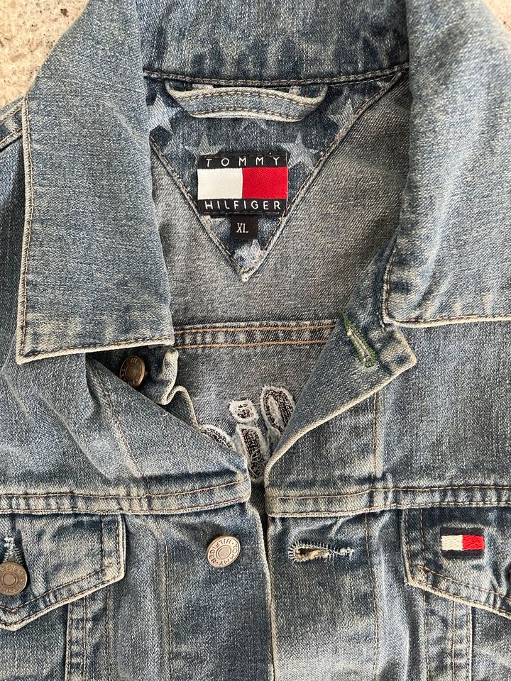 Tommy Hilfiger Damen/Teenie Jeansweste in Größe XL- wie NEU in Düren