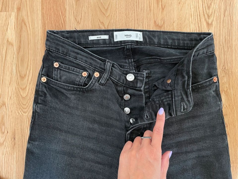 Mango Jeans XS 34 schwarz in Köln