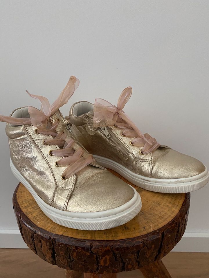 Goldene Schuhe in Nürnberg (Mittelfr) - Südoststadt | Gebrauchte  Kinderschuhe Größe 35 kaufen | eBay Kleinanzeigen ist jetzt Kleinanzeigen