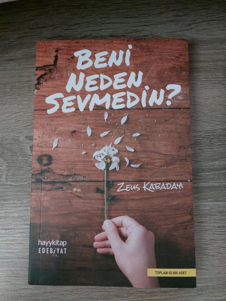 Türkisches Buch (Beni Neden Sevmedin?) in Berlin