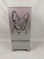 Metallsäule / Dekosäule "Willkommen Französische Bulldogge" 2 Niedersachsen - Schwarmstedt Vorschau