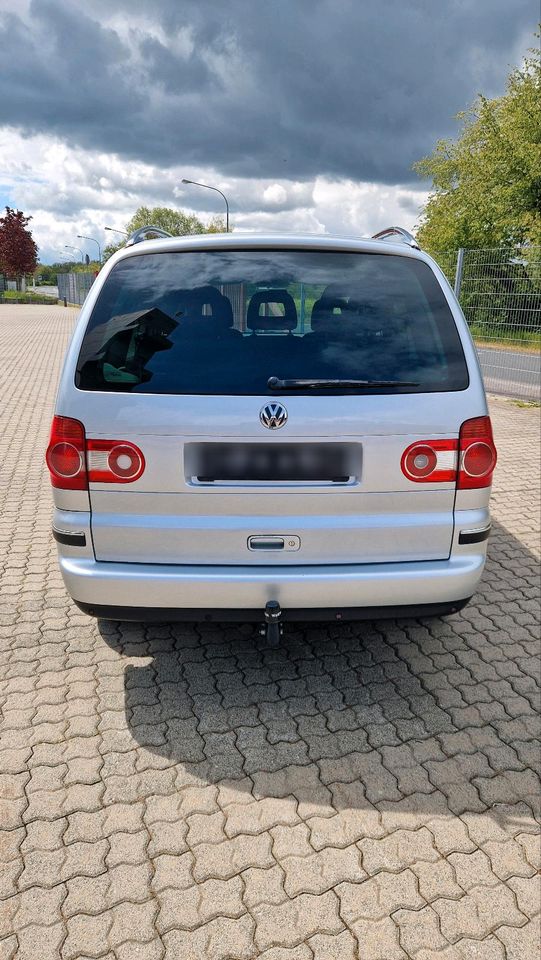 VW Sharan 1.9 TDI tiptronic Freestyle in Mühlheim am Main