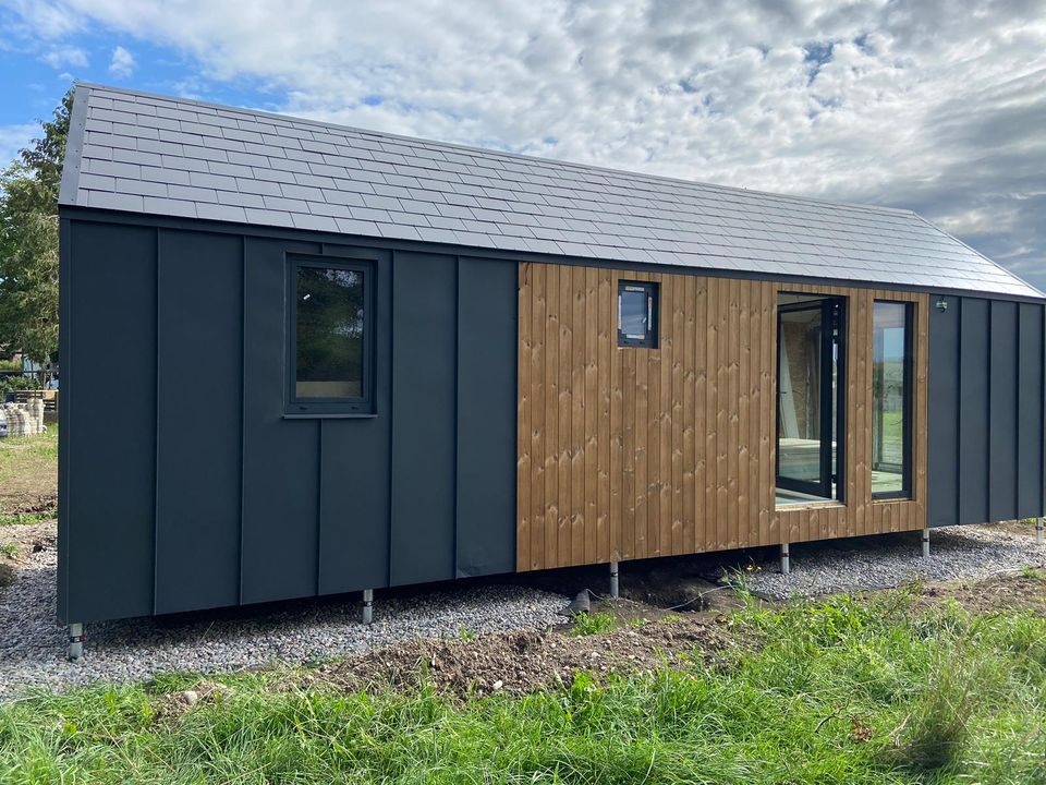 MODULHAUS Tiny House 10,00x3,60x3,80m (36m²) bezugsfertig mit Baugenehmigung, 1. Wohnsitz geeignet in Tornesch