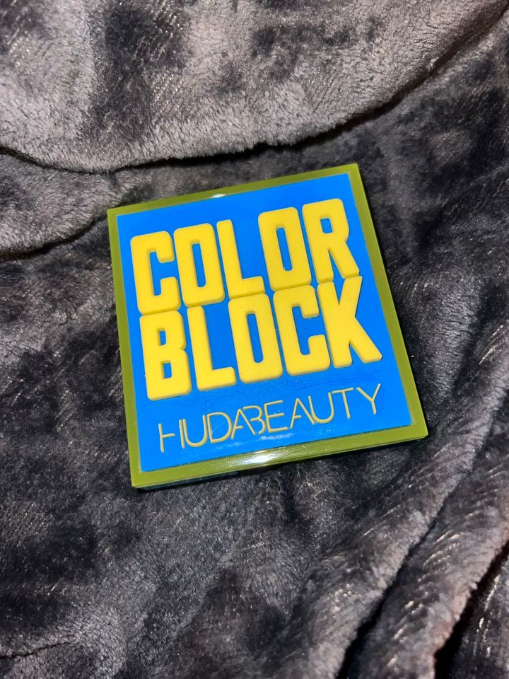 Huda Beauty Color Block Lidschatten Palette in Auerbach in der Oberpfalz
