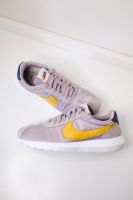 Nike Free Roshe Run Cortez Flieder Lila weiß in Größe 38,5 Schleswig-Holstein - Hartenholm Vorschau