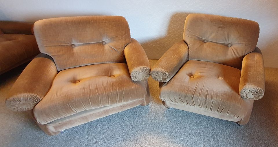 Zu verschenken: Gebrauchte 80er Jahre Sofa-Garnitur auf Rollen in Oberasbach