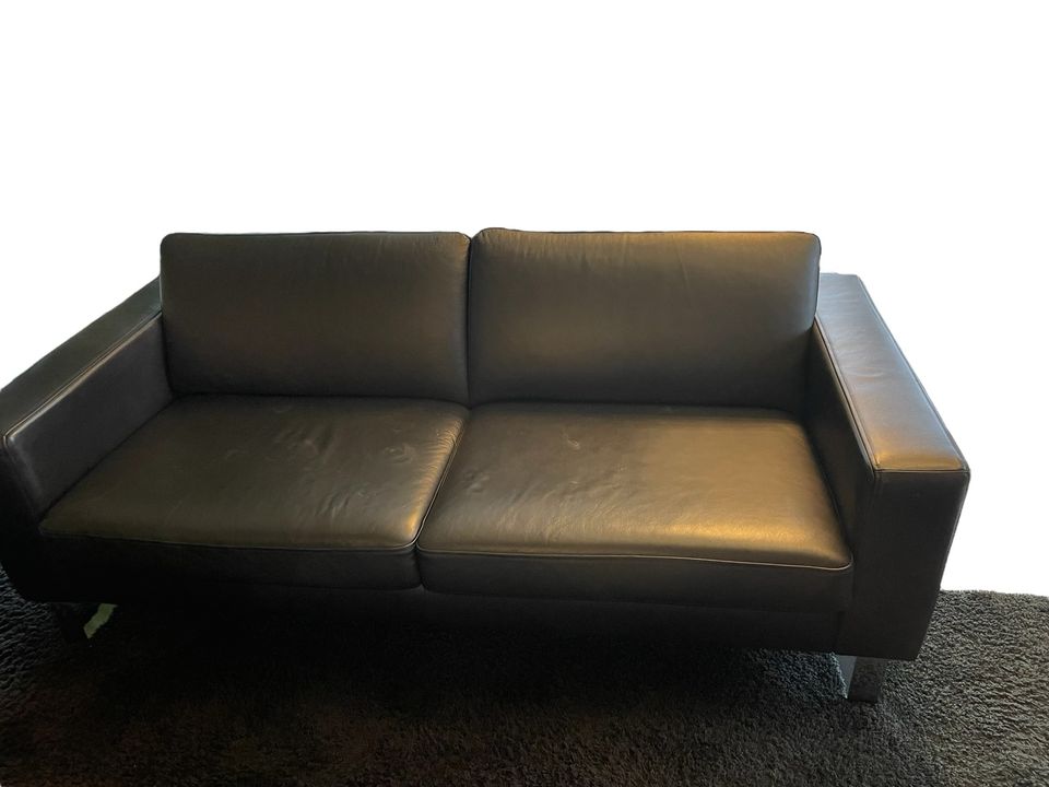 Sofa Couch Leder Zweisitzer schwarz in Gebhardshain