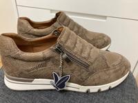 Caprice Sneaker Damenschuhe Größe 38 NEU München - Bogenhausen Vorschau