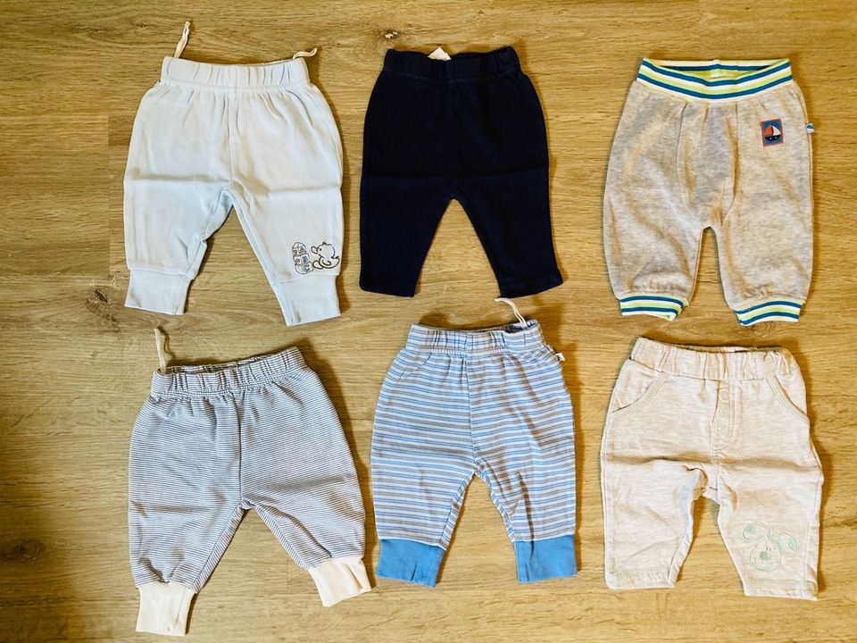 Baby Kleiderpaket Größe 62, Bodys, Strampler, Hosen, Shirts in Marktredwitz