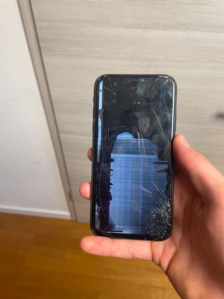 I phone 11 Defekt in Oberstdorf