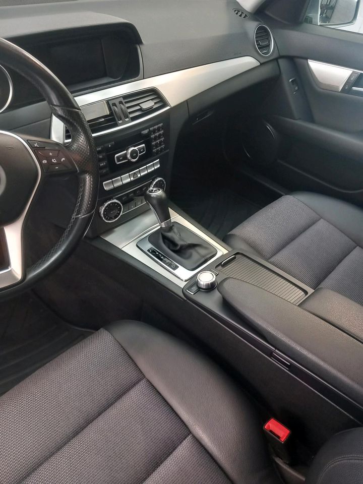 Mercedes C220  Avantgarde ☆top gepflegt☆ neue Reifen in Gelsenkirchen