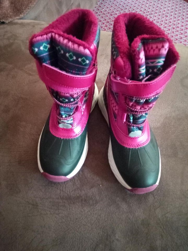 Neu Mädchen Stiefel Größe 33/Kinder/Winterklamotten/Winter/Mädel in Gelsenkirchen