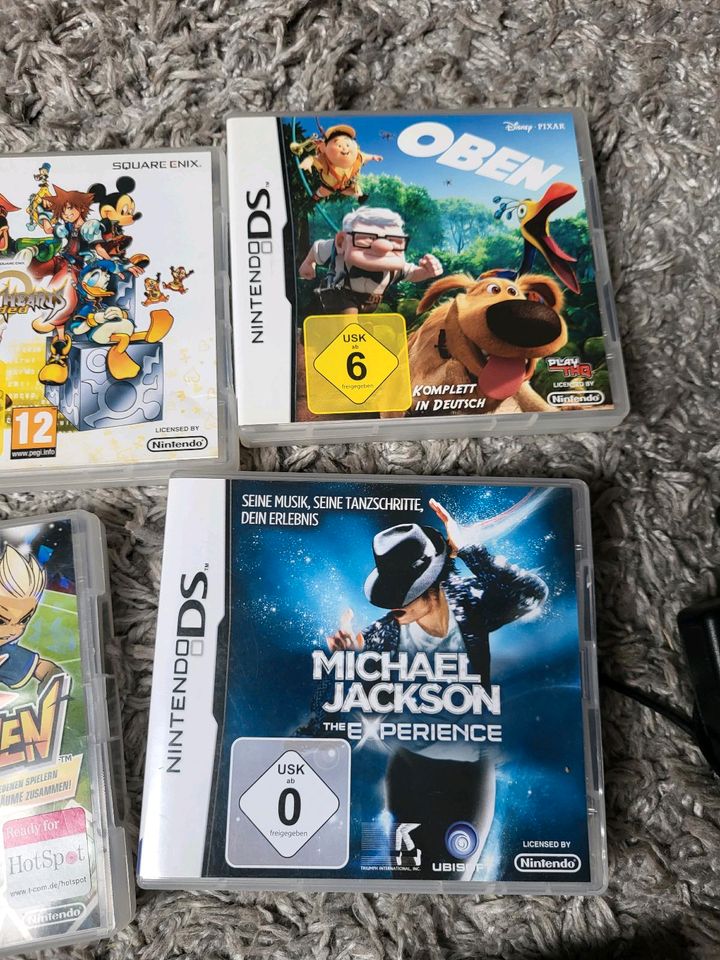 Nintendo DSi XL Grün mit Spielen und Zubehör in Ottweiler