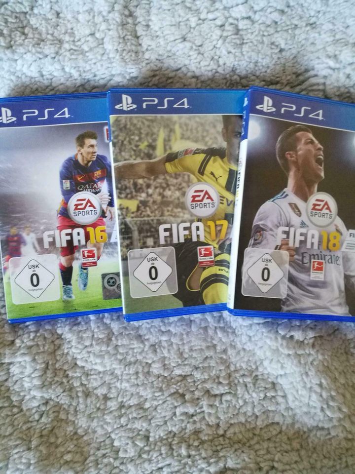 Playstation 4 FIFA 16-17_18 in Ottweiler