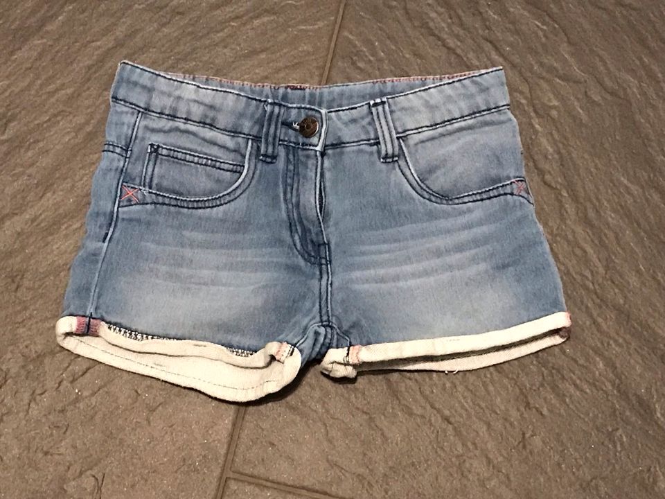 Kurze Jeanshose/Hotpants, blau, Größe 140, in Ilvesheim