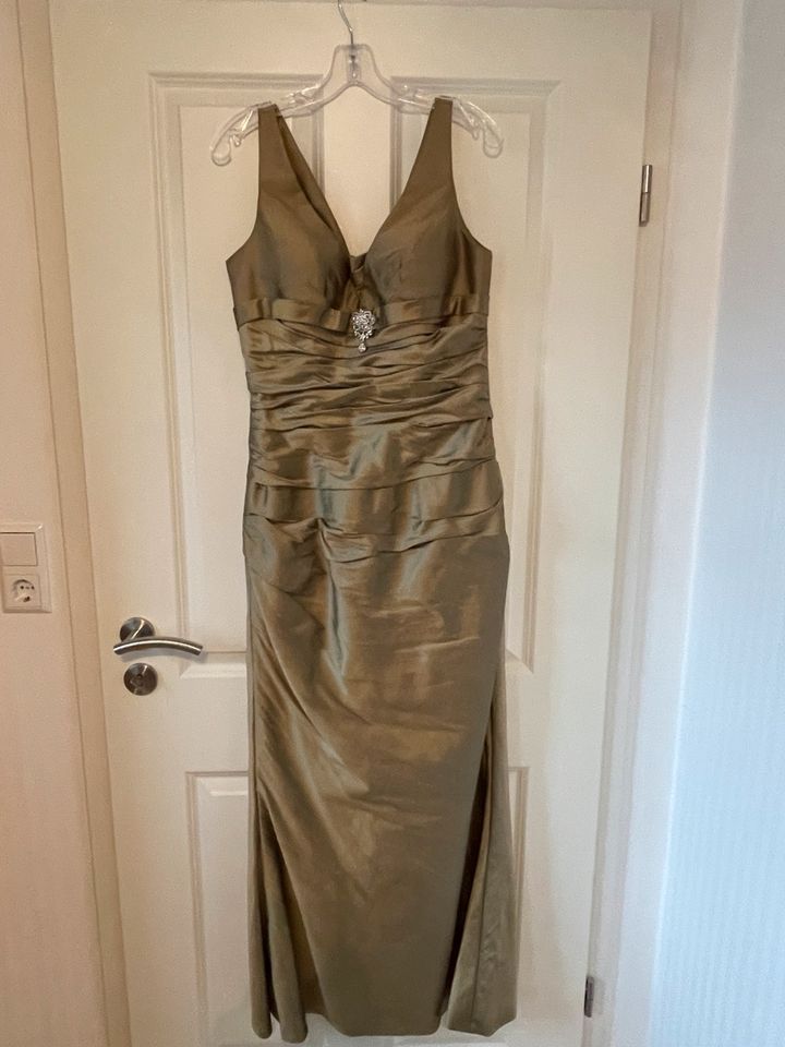 Abendkleid Farbe "Toffee" Seide Gr. 40 in Altenlingen