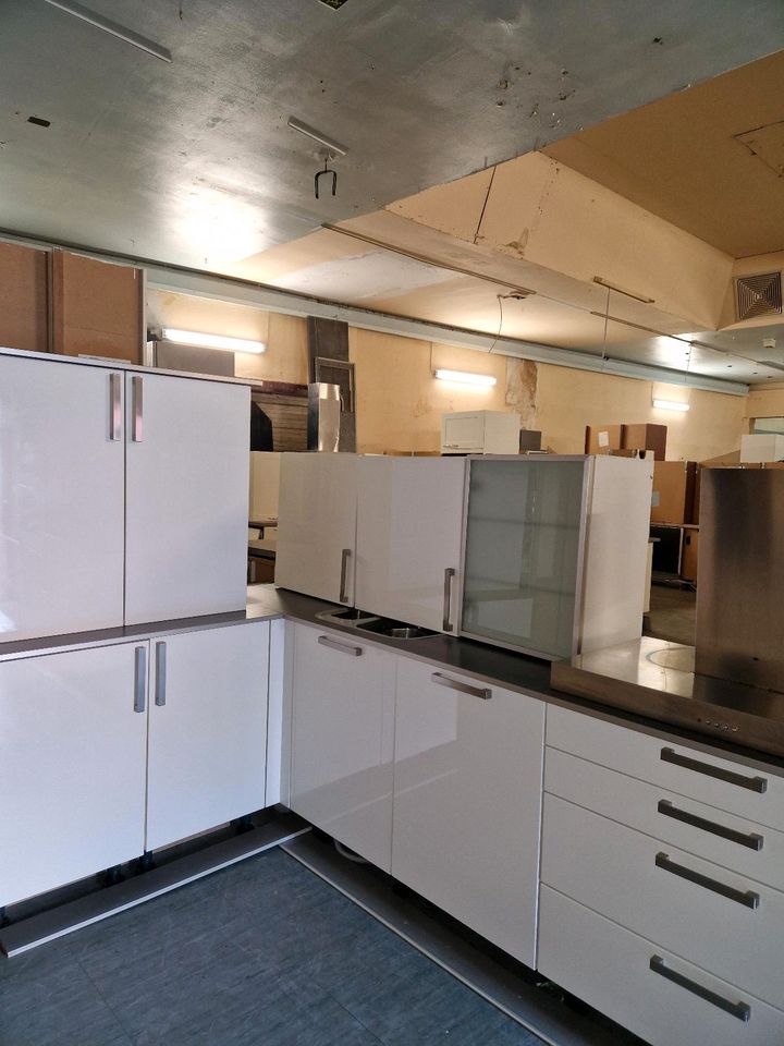 Küche in weiß hochglanz mit alle Geräten Siemens Ab Sofort Abhole in Herne