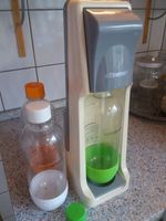 Original Sodastream Trinkwassersprudler + Kartusche, Top-Zustand! Niedersachsen - Braunschweig Vorschau