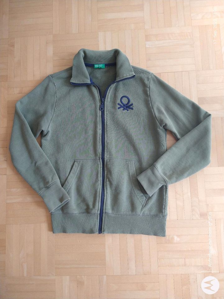 Benetton Sweatjacke Gr 152 khaki in Neuhaus am Inn