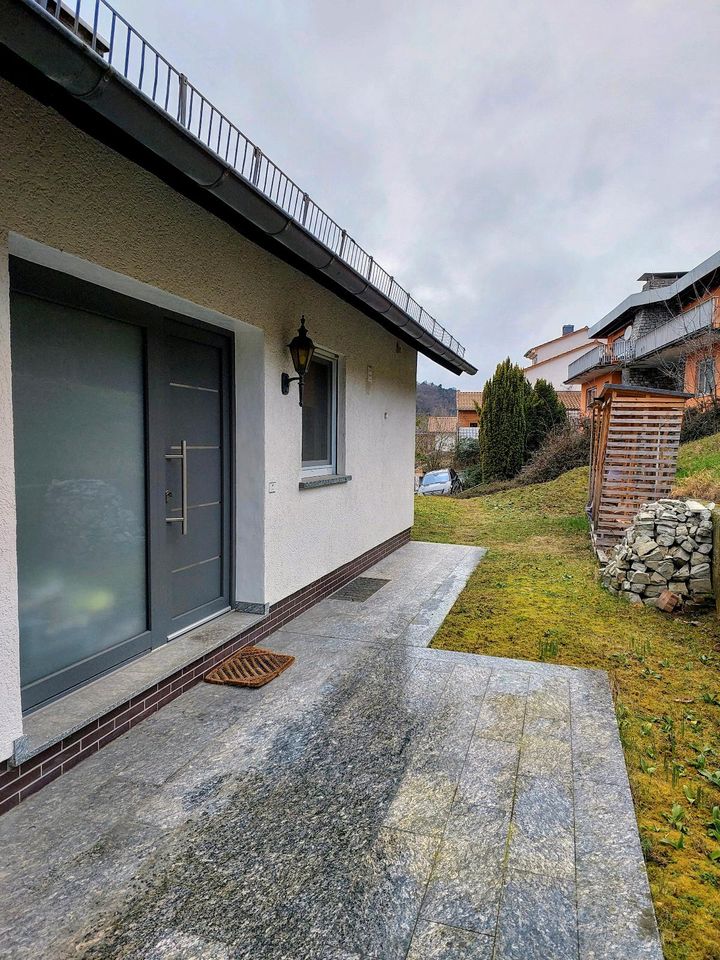 Freistehendes Einfamilienhaus mit Einliegerwohnung in Martinstein