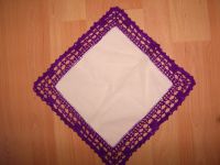 Stoffdeckchen Deckchen mit lila Häkelborte Handarbeit Nordrhein-Westfalen - Lünen Vorschau