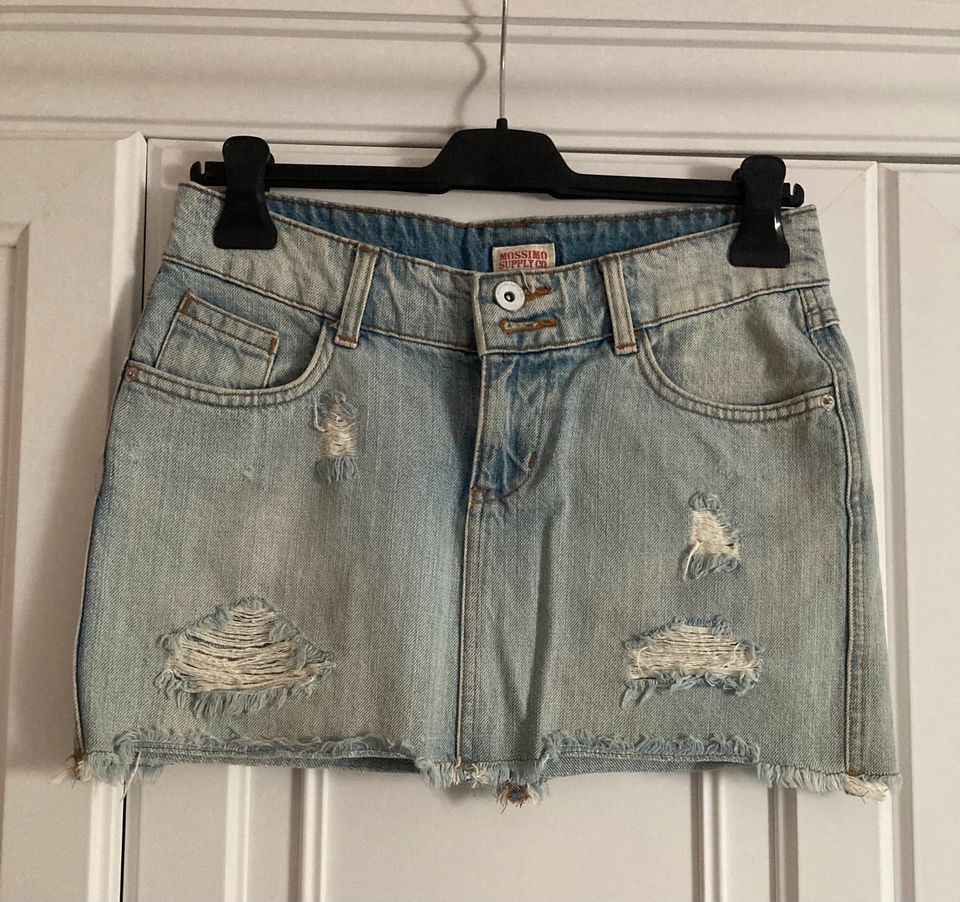 Jeans Minirock im Distressed- Look, Lightblue, US 5 in Oranienburg