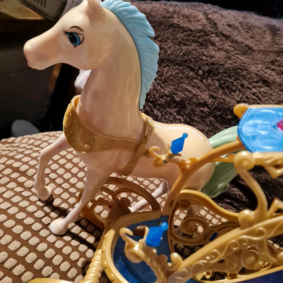 Cinderella-Kutsche mit Pferd und Barbie Prinzessin  guter Zustand in Aachen