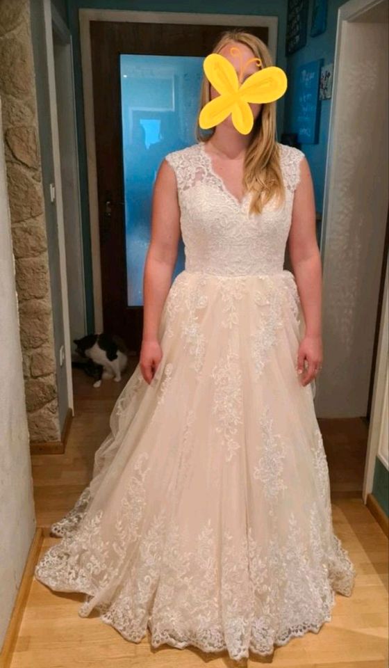 Brautkleid, Prinzessinnenkleid, Hochzeitskleid 40/42 in Neuötting