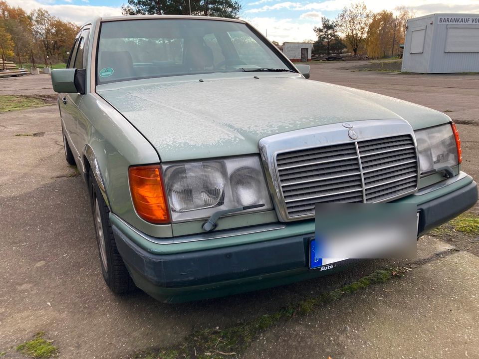 Mercedes Benz 260E Oldtimer H-Kennzeichen W124 in Vetschau