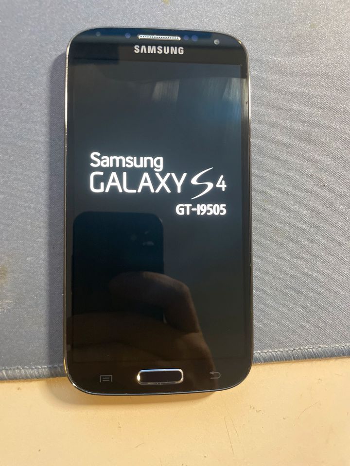 Samsung Galaxy S4 GT-I9505 16Gb in Ehlscheid