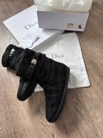 Dior Stiefeletten 39,5 Karton & Echtheitszertifikat Hoher NP Hamburg - Wandsbek Vorschau