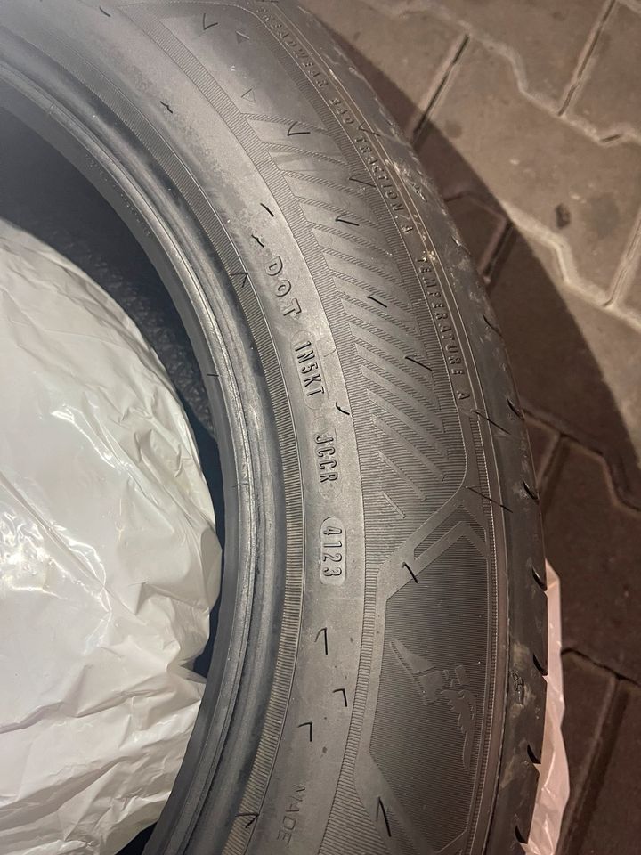 Goodyear 215/60 R17 96H in München